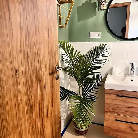 Apartmani-okrug Gornji-ciovo * تروغير