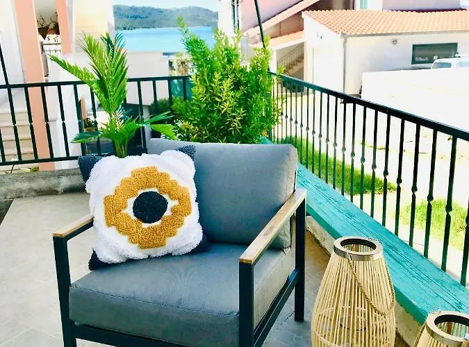 Apartmani-okrug Gornji-ciovo Διαμέρισμα Τρογκίρ