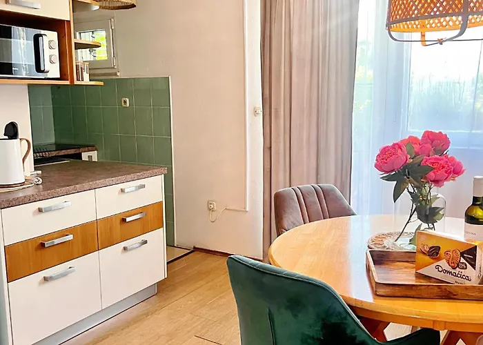 Apartmani-okrug Gornji-ciovo Τρογκίρ