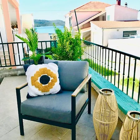 Apartmani-okrug Gornji-ciovo Διαμέρισμα Τρογκίρ