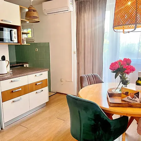 Apartmani-okrug Gornji-ciovo Τρογκίρ