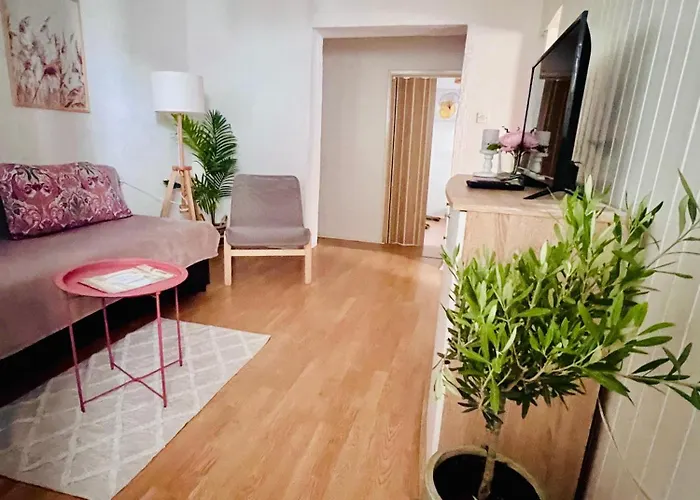 公寓 Apartmani-okrug Gornji-ciovo 特罗吉尔