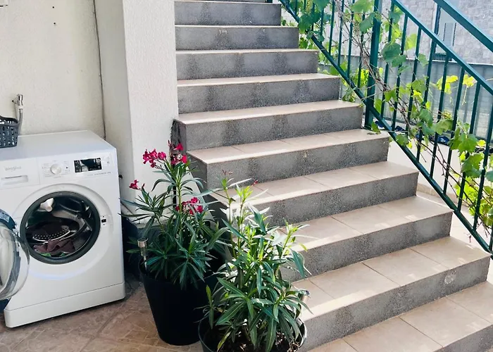 Apartmani-okrug Gornji-ciovo * 特罗吉尔