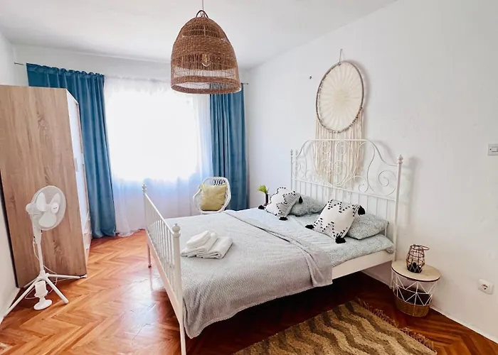 Apartmani-okrug Gornji-ciovo 公寓 特罗吉尔